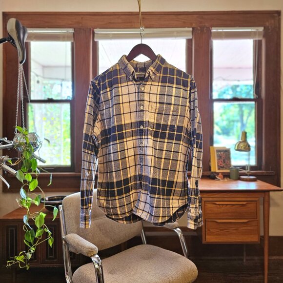 Eddie Bauer Flannel Button-Down - Picture 2 of 6